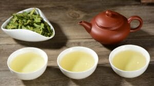 A picture of a Longjing tea session, representing longjing tea benefits.